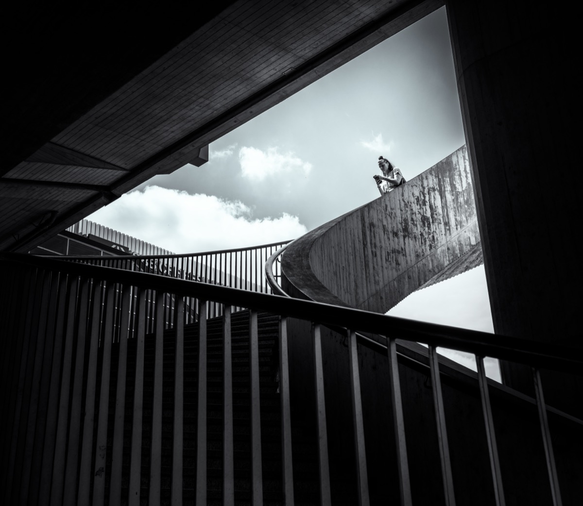 Descent the curved shadows